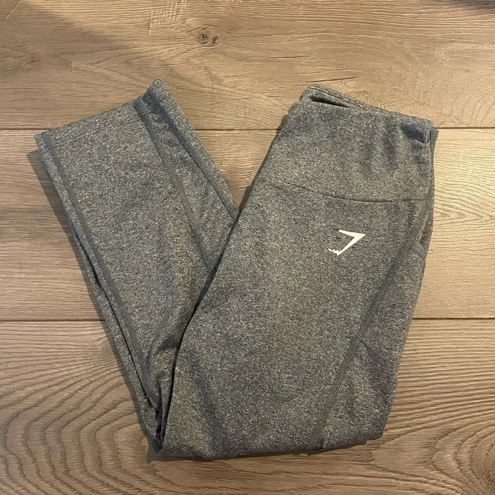 Gymshark‎ Gray Cropped Dry Moisture Management Active Leggings